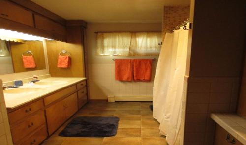 Ένα μπάνιο στο Rainbow Riverhouse