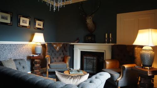 A seating area at Ivybank Lodge 