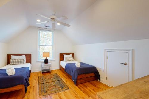Gallery image of Contemporary Home in Perfect Location - 207 B St Philip Street in Charleston