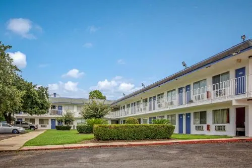 Motel 6-Conroe, TX in The Woodlands