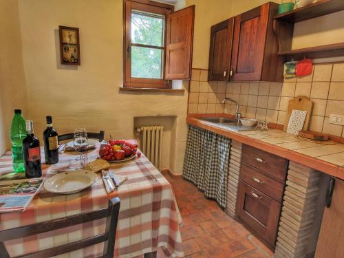 Η κουζίνα ή μικρή κουζίνα στο Farmhouse in Proceno with Pool and Hill Views