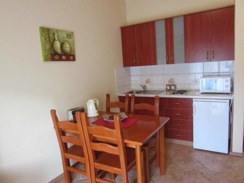 Una cocina o zona de cocina en Apartments Popovic 2