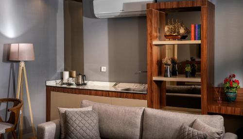 Vitabella Suitesにあるキッチンまたは簡易キッチン