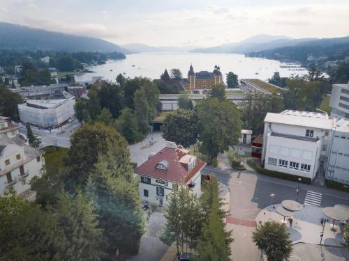 Kép Villa Gelbmann - Ferienwohnungen Velden szállásáról Velden am Wörtherseeben a galériában
