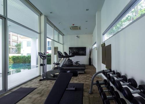 Fitness centrum a/nebo fitness zařízení v ubytování First Choice Suites SHA Plus Extra