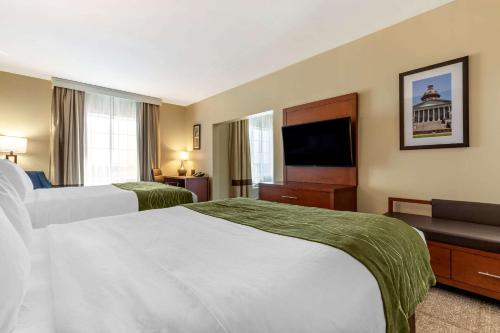 Postel nebo postele na pokoji v ubytování Comfort Inn & Suites Orangeburg