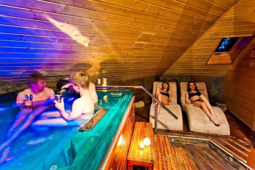 Φωτογραφία από το άλμπουμ του Apartament Pool SPA z jacuzzi σε Strzyżów