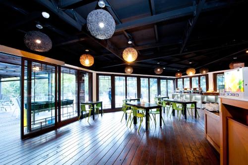 Hu Shan Hot Spring Hotelにあるレストランまたは飲食店