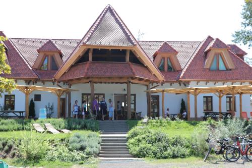 Kormorán tóparti szobák