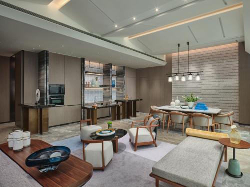 Kuchyň nebo kuchyňský kout v ubytování Crowne Plaza Qidong by IHG