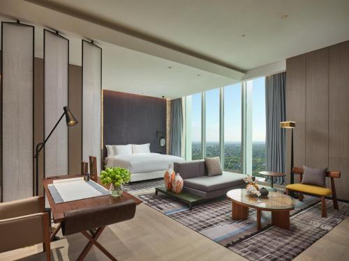 Posezení v ubytování Crowne Plaza Qidong by IHG