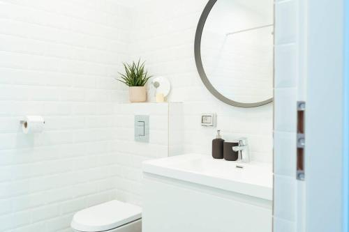 Vonios kambarys apgyvendinimo įstaigoje Beautiful Apartment - Top Location + Netflix