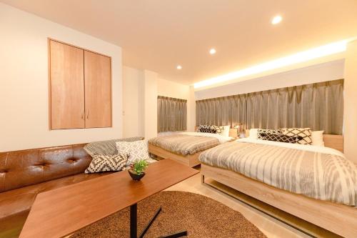 7 Min Walk Near Asakusa Ueno and Akihabara 3BR House for 14 Guests