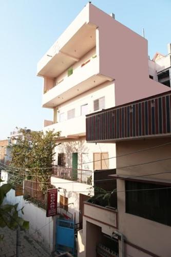 Kedar Guest House -Feel At Home