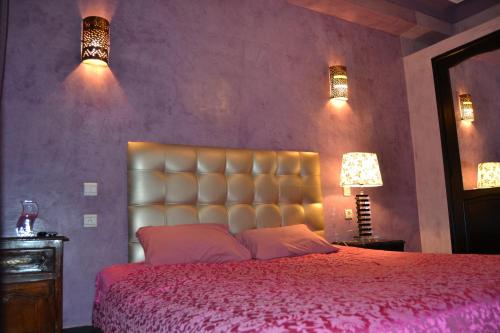 Кровать или кровати в номере Sabor Apart Gueliz -Only Family-