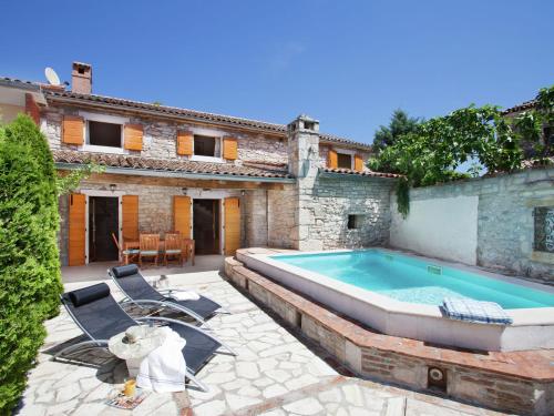 Bazén v ubytovaní Luxurious Holiday Home in Barban with Private Pool alebo v jeho blízkosti