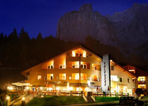 Gallery image of Hotel Valpudra in Selva di Val Gardena