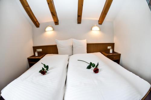 Una cama o camas en una habitación de Apart Kolibri