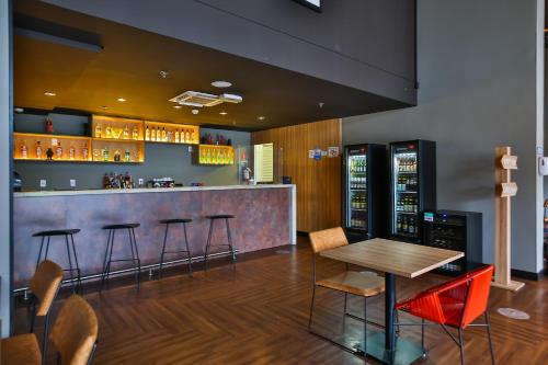 Ο χώρος του lounge ή του μπαρ στο ibis Styles Sao Paulo Barra Funda