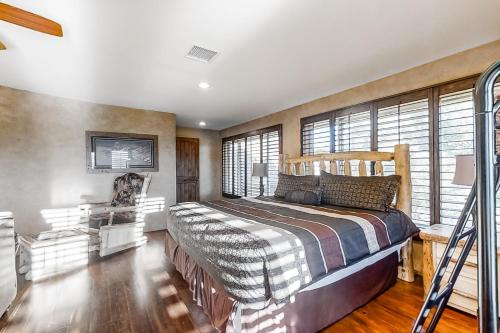 Ένα ή περισσότερα κρεβάτια σε δωμάτιο στο Leeds Lodge Getaway