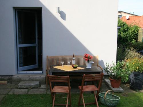 Taman di luar Apartment in Klütz mit Garten