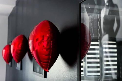 Φωτογραφία από το άλμπουμ του SECRET SUITE "Mr Grey" - Jacuzzi privatif - Gare RER C - Proche Paris σε Bretigny-sur-Orge