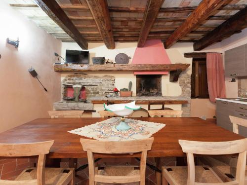 Galería fotográfica de Farmhouse in Marche with Pool and Views en Mercatello sul Metauro