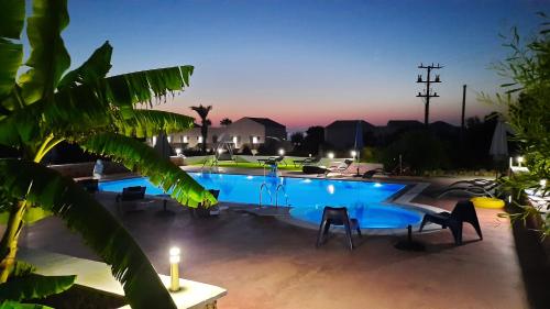Kolam renang di atau dekat dengan Poseidon Suites Hotel