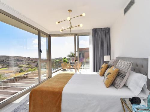 Los Dragos Salobre Golf Villas 3 by VillaGranCanaria