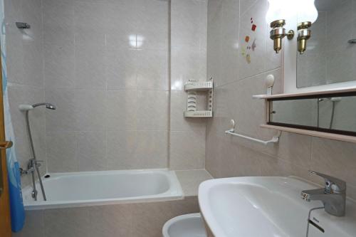 Et badeværelse på 035 - Gaviotas 002 - comfortHOLIDAYS