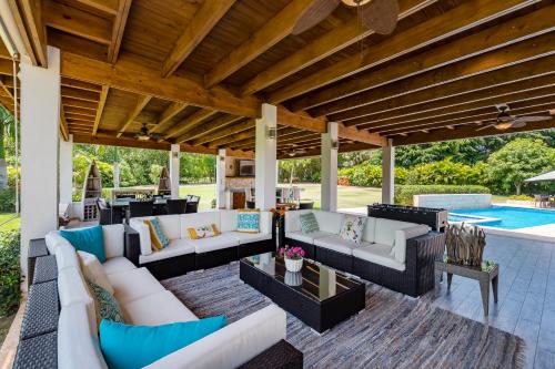 Πισίνα στο ή κοντά στο Stunning Villa with Private Pool and Jacuzzi in Casa de Campo