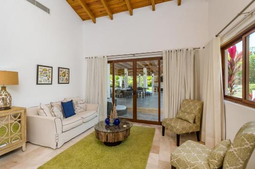 Χώρος καθιστικού στο Stunning Villa with Private Pool and Jacuzzi in Casa de Campo
