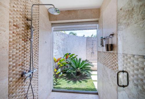 Ένα μπάνιο στο Stunning Villa with Private Pool and Jacuzzi in Casa de Campo
