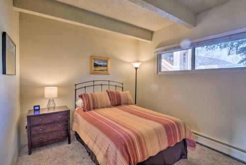 Кровать или кровати в номере Downtown Frisco Condo - 2 Blocks to Main Street!