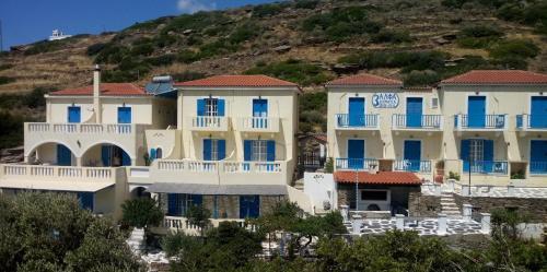 Gallery image of 3 Alpha Studios in Batsi