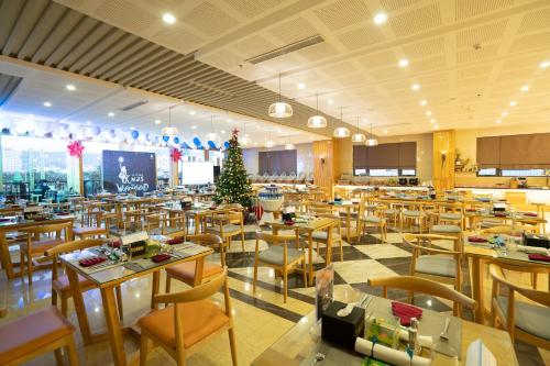 Restaurace v ubytování Nhu Minh Plaza Danang Hotel