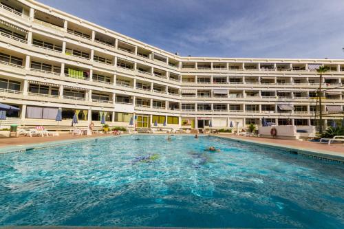 Seaview Friendly Holiday Home 2