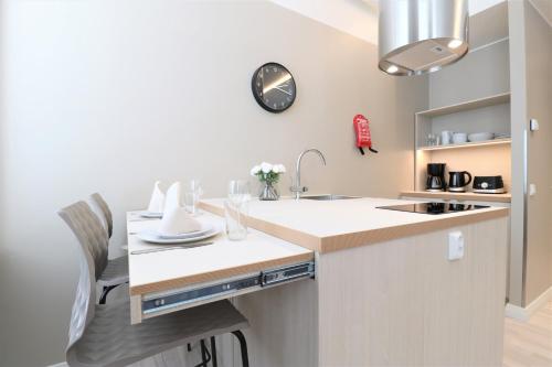 Dapur atau dapur kecil di Forenom Aparthotel Vaasa