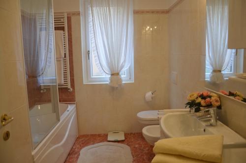 Ett badrum på Casa Eleganza
