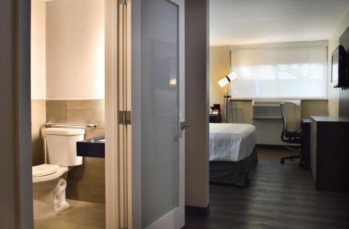 Kúpeľňa v ubytovaní Best Western Plus Ft Lauderdale Hollywood Airport Hotel