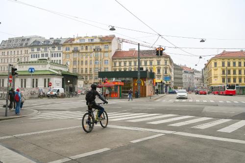 Jazda na bicykli v okolí ubytovania Backpacker Apartment Naschmarkt