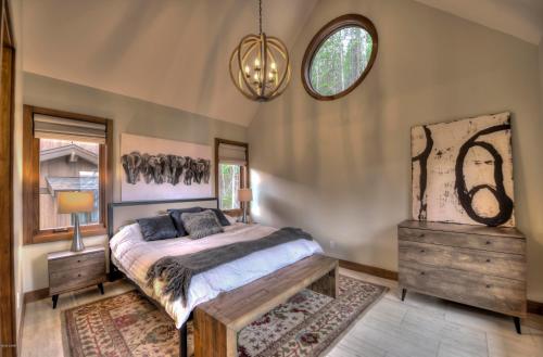 Gallery image of Custom Ski In Ski Out Luxury Chalet - Hot Tub & Amazing Views - 500 Dollars Of FREE Activities & Equipment Rentals Daily in Winter Park
