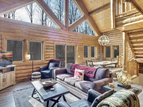 832 Mountain Cabin – Photos 3