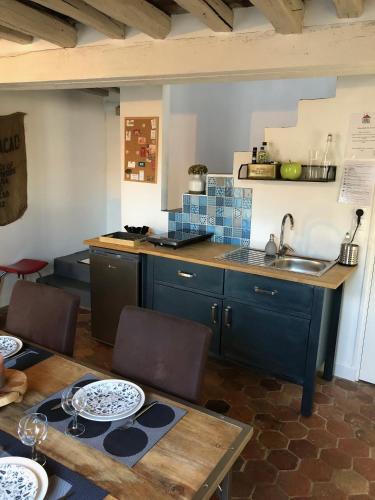 Dapur atau dapur kecil di A l'orée de la forêt
