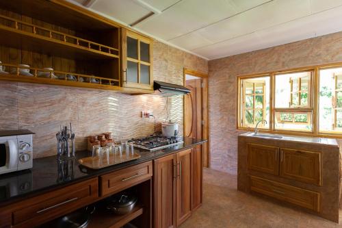 A kitchen or kitchenette at Dream Holiday Self Catering