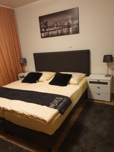 Postel nebo postele na pokoji v ubytování Hotel Eigelstein