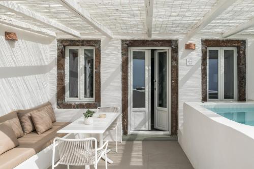 Gallery image of Enigma Suites in Fira