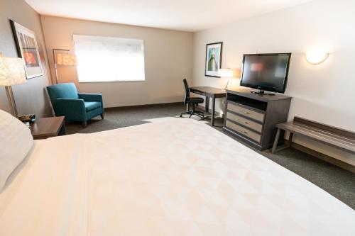 Μια τηλεόραση ή/και κέντρο ψυχαγωγίας στο Holiday Inn Kearney by IHG