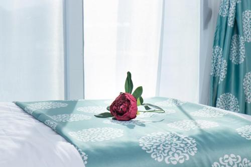 Un pat sau paturi într-o cameră la Swiss Royal DAHAB