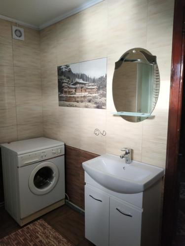 Vonios kambarys apgyvendinimo įstaigoje Приватна садиба "Гірський затишок"